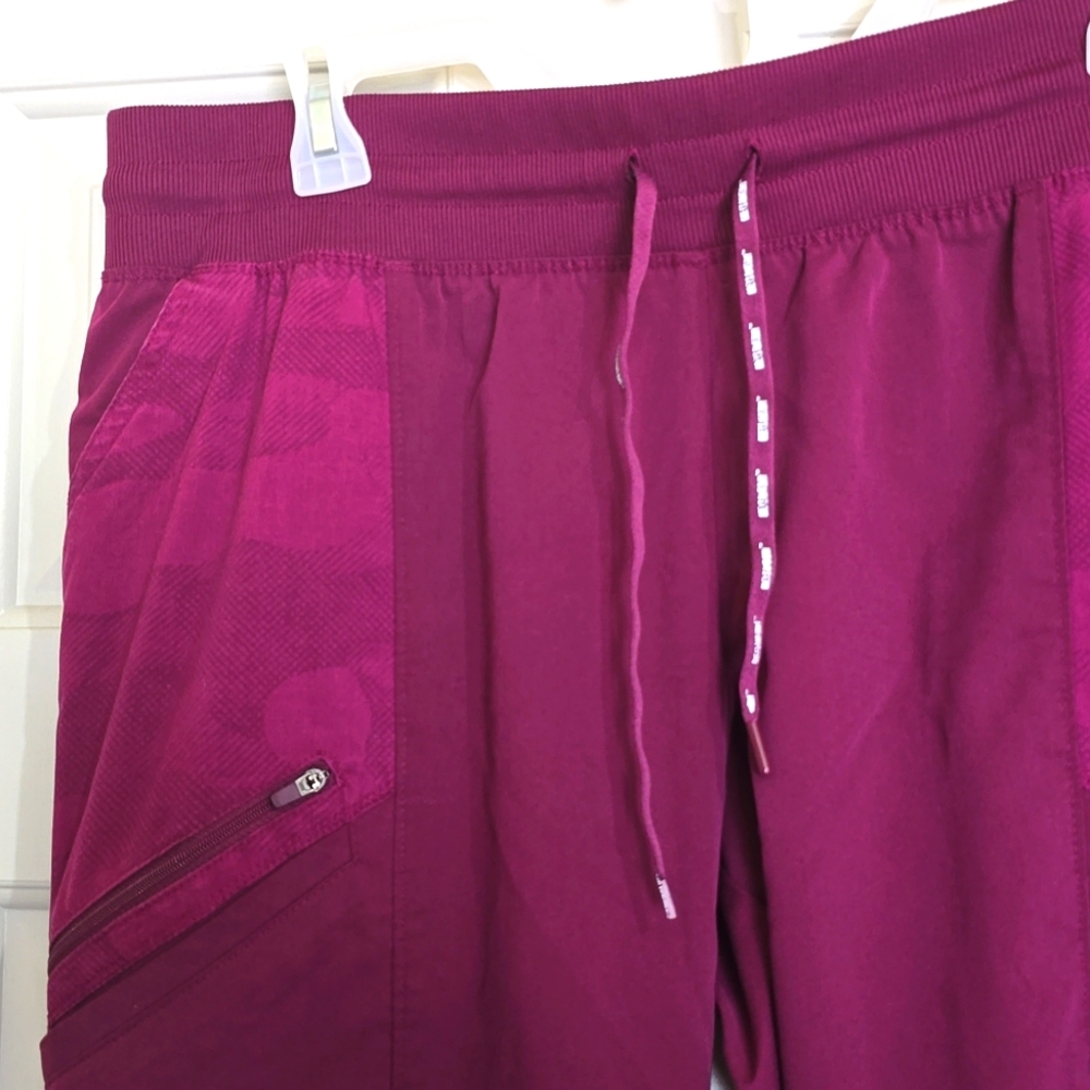 Grey's Anatomy Women's Scrub Jogger Pants in Magenta